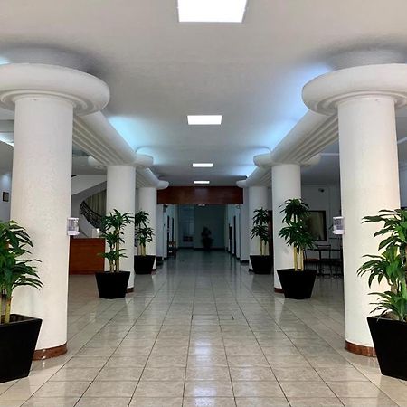 Hotel Capri De Leon Mexico Dış mekan fotoğraf