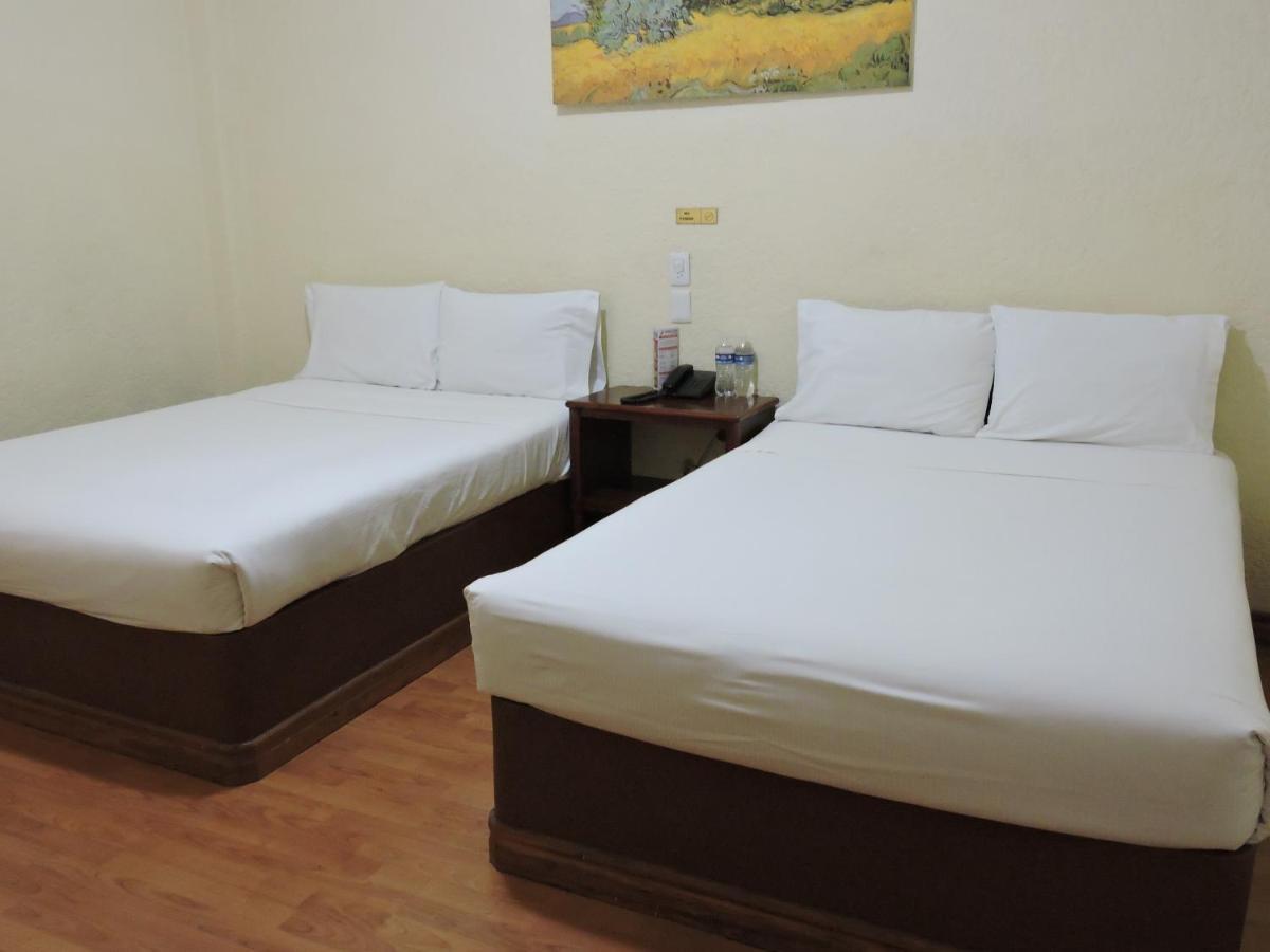 Hotel Capri De Leon Mexico Dış mekan fotoğraf