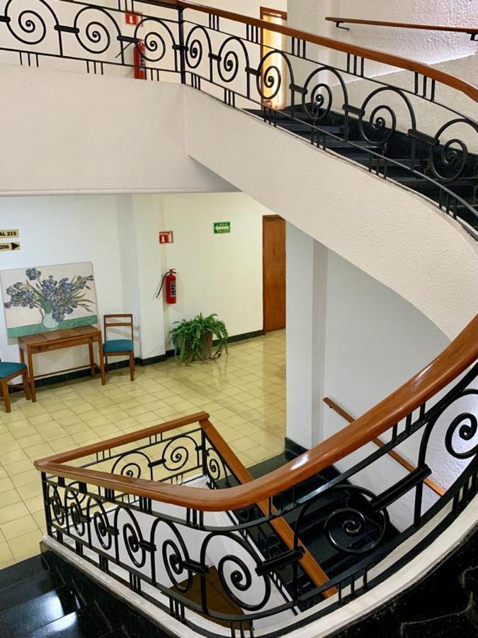 Hotel Capri De Leon Mexico Dış mekan fotoğraf