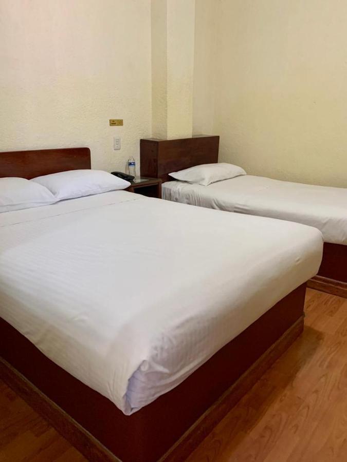 Hotel Capri De Leon Mexico Dış mekan fotoğraf