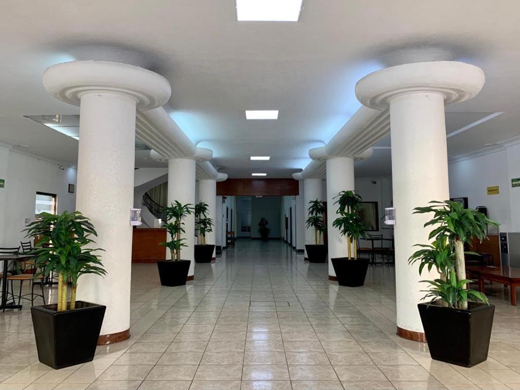Hotel Capri De Leon Mexico Dış mekan fotoğraf