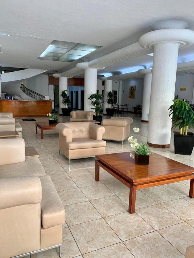 Hotel Capri De Leon Mexico Dış mekan fotoğraf